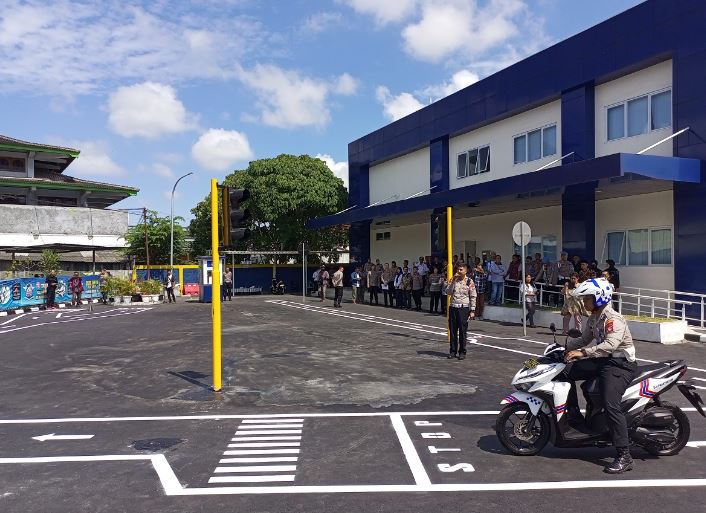 Gak Bisa ‘Nembak’ SIM Lagi, Korlantas Buat Sentralisasi Anti&nbsp;Calo