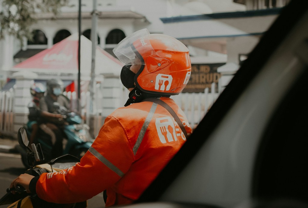 Shopee vs Tokopedia Dkk, Mana yang Jadi Kesayangan&nbsp;Netizen?