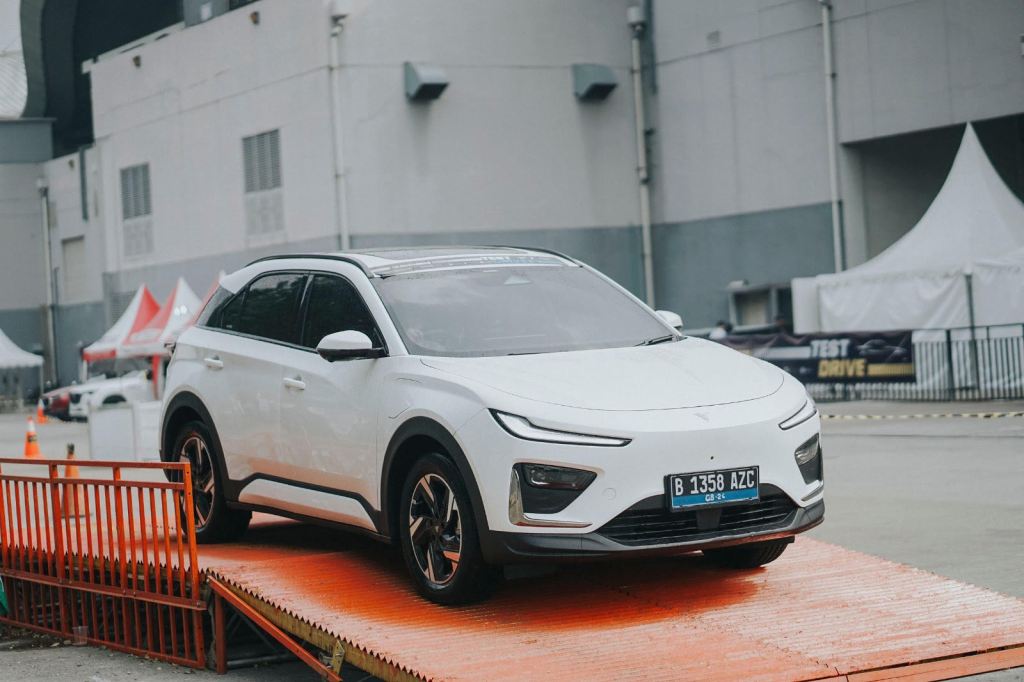 Wajib Tahu! Ini 4 Tips Aman Nyetir Mobil Listrik untuk&nbsp;Pemula