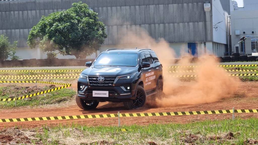 Test Drive Ban Bridgestone Dueler A/T002: Lebih Stabil dan&nbsp;Nyaman